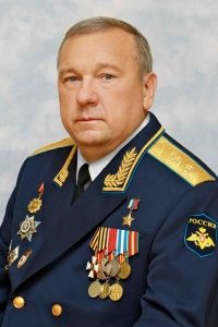 Командующий ВДВ Герой России Владимир Шаманов